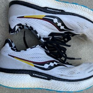 Saucony triumph running shoes size 11.5